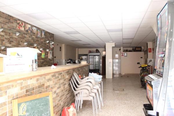 Local en Barrio Carrús Este