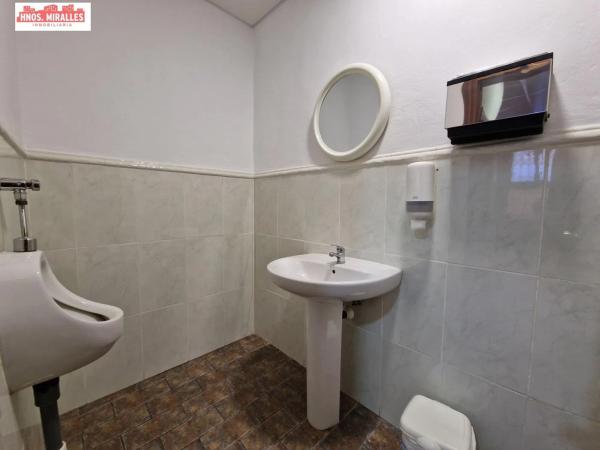 Local en Barrio Toscar