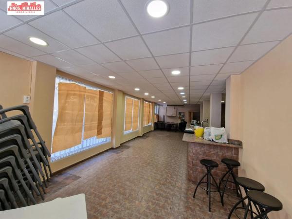 Local en Barrio Toscar