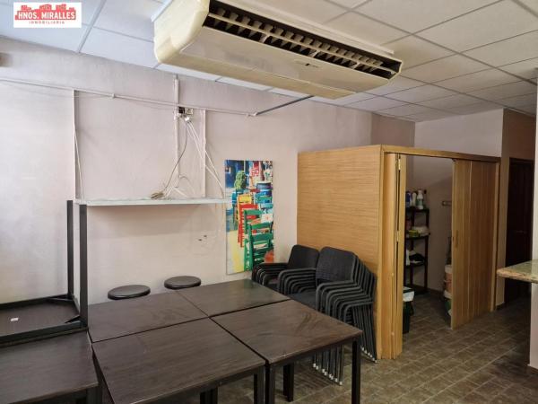 Local en Barrio Toscar