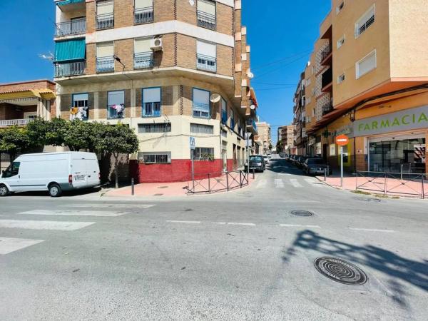 Local en calle Pio Xii, 22