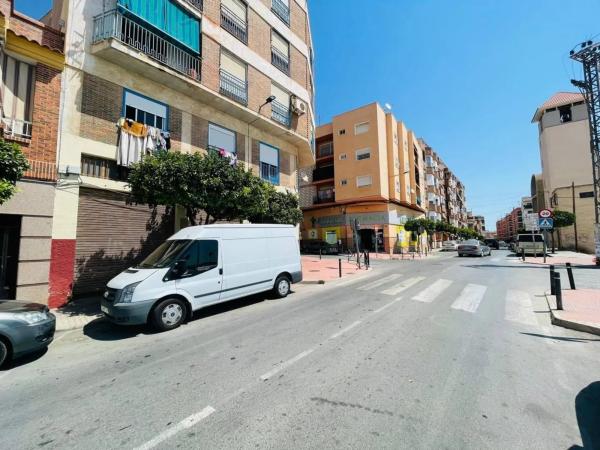 Local en calle Pio Xii, 22