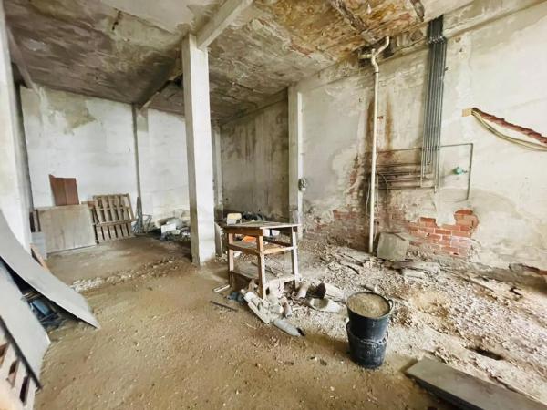 Local en calle Pio Xii, 22