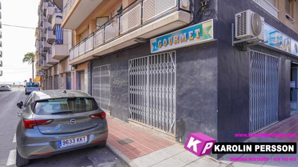 Local en calle Almirante Antequera