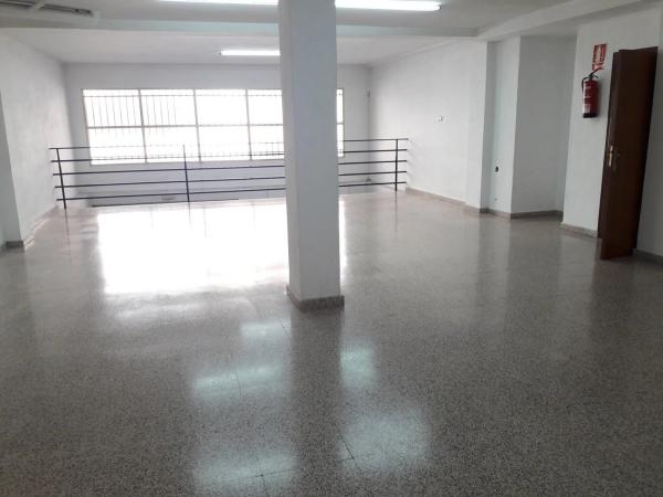 Local en Barrio Carrús Oeste