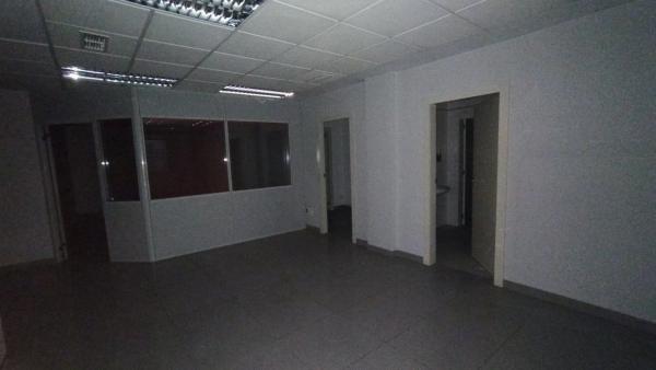 Local en Barrio Reina Victoria-Miguel Hernández