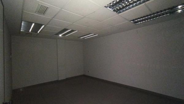 Local en Barrio Reina Victoria-Miguel Hernández