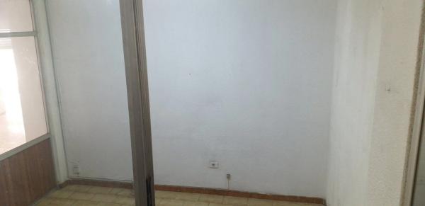 Local en Barrio Carrús Este