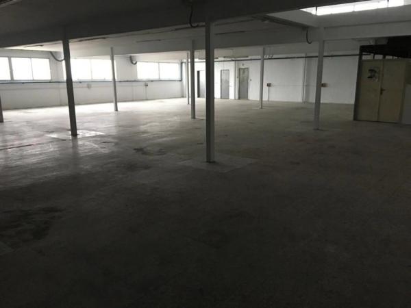 Nave en Maitino-Perleta