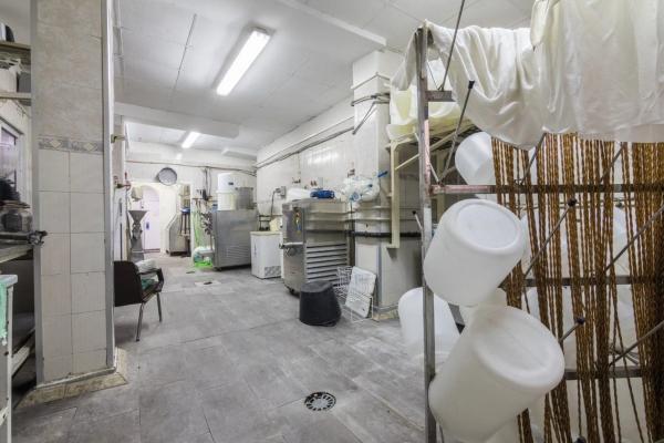 Local en Barrio Sector V-El Canal