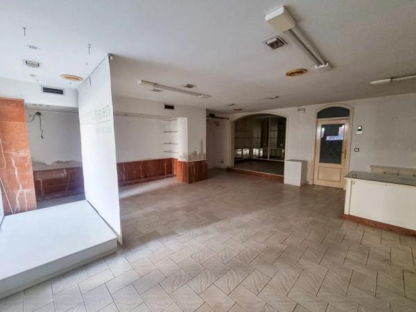 Local en plaza Maestro Quislant