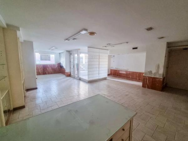 Local en plaza Maestro Quislant