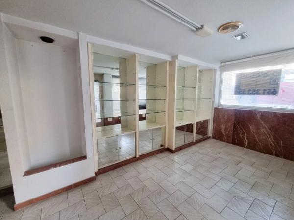 Local en plaza Maestro Quislant