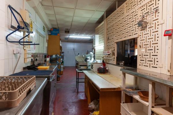 Nave en carretera Elche-Santa Pola