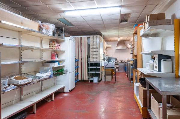 Nave en carretera Elche-Santa Pola