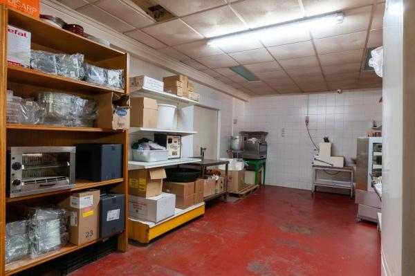 Nave en carretera Elche-Santa Pola