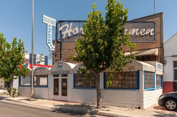 Nave en carretera Elche-Santa Pola