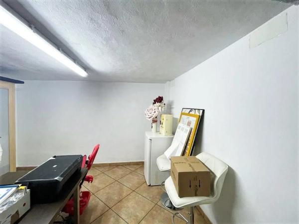 Local en Barrio Toscar