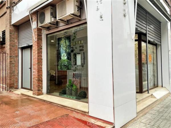 Local en Barrio Toscar