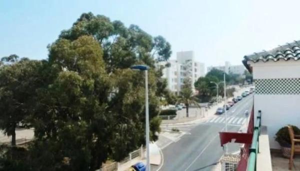 Local en avenida D'Escandinàvia, 72