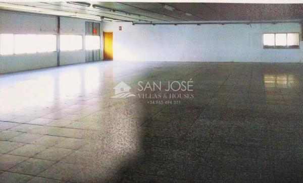 Nave en Algoda-Matola-Llano de San José