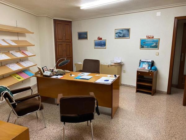 Local en Jose Bernard Amorós