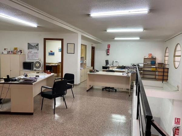 Local en Jose Bernard Amorós