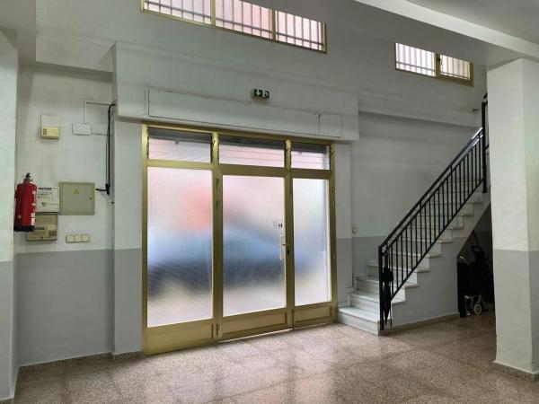 Local en Jose Bernard Amorós