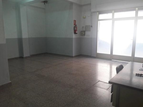 Local en Barrio Carrús Oeste