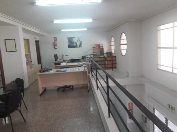 Local en Barrio Carrús Oeste