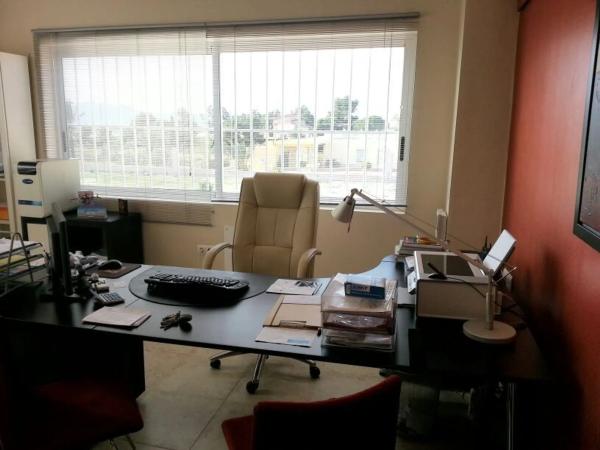 Nave en vereda Cachapet, 38