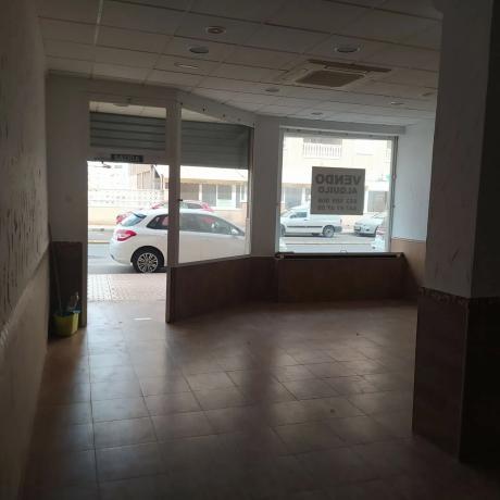 Local en avenida de Ronda, 43