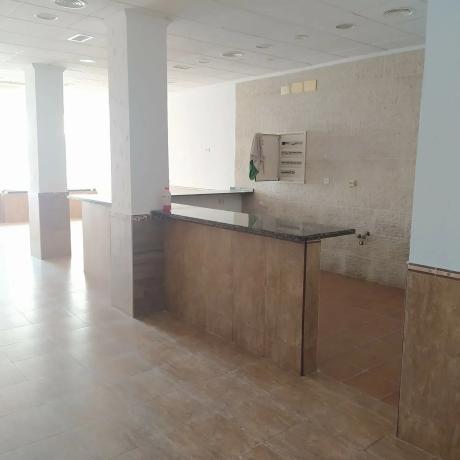 Local en avenida de Ronda, 43