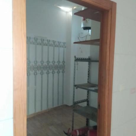 Local en avenida de Ronda, 43