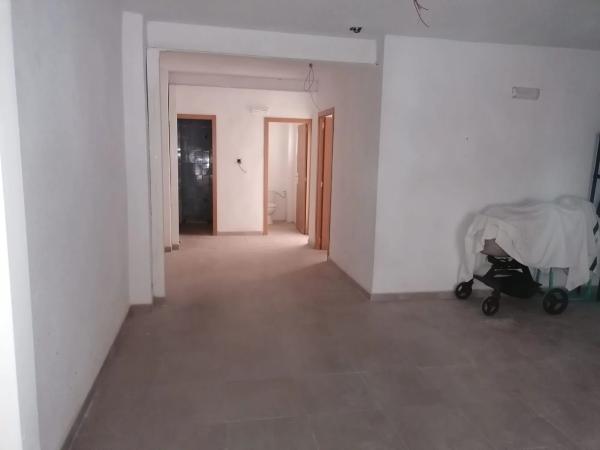 Local en calle Mariano Luiña, 36