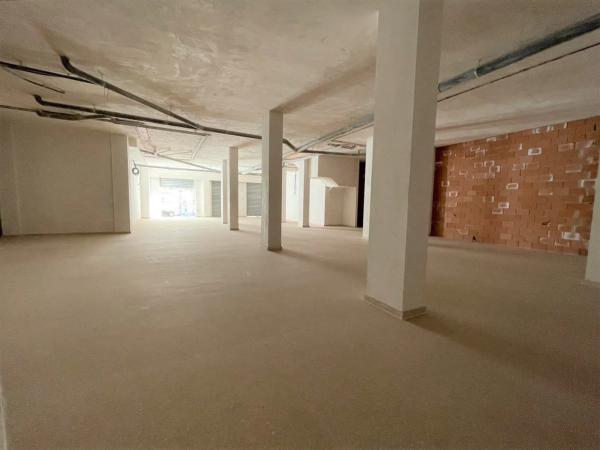 Local en Barrio Reina Victoria-Miguel Hernández