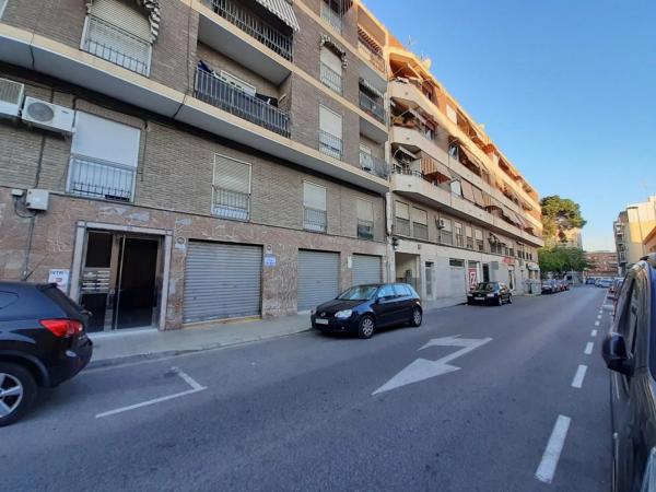 Local en calle José María Castaño Martínez