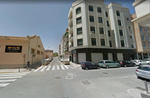 Local en calle José María Castaño Martínez