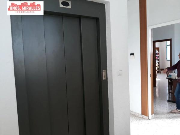 Nave en Barrio Toscar