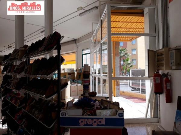 Nave en Barrio Toscar