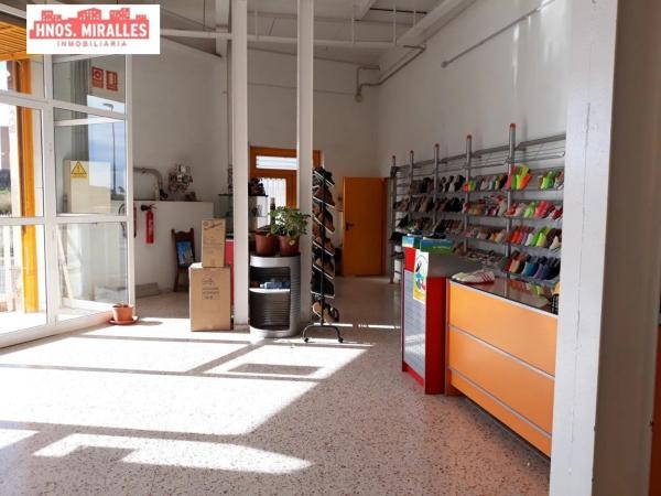 Nave en Barrio Toscar