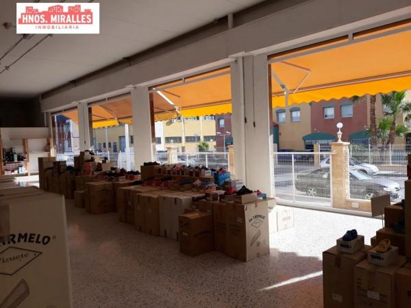 Nave en Barrio Toscar