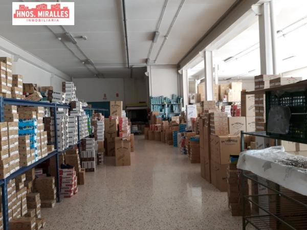 Nave en Barrio Toscar