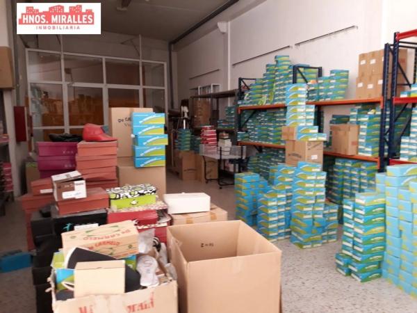 Nave en Barrio Toscar