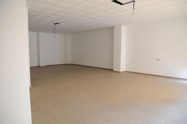 Local en calle Pintor Velazquez, 29