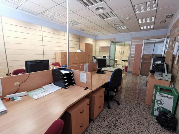 Local en Barrio Travalón