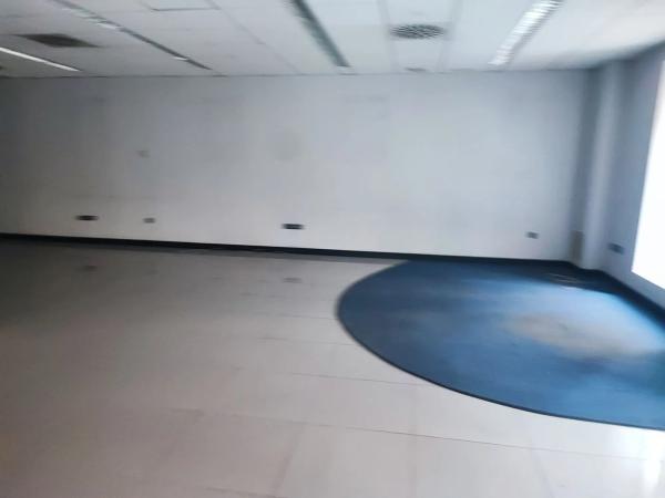 Local en avenida Nit Del Alba, 33