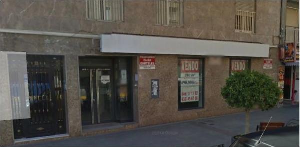 Local en avenida Nit Del Alba, 33