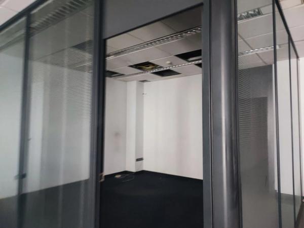 Local en avenida Nit Del Alba, 33