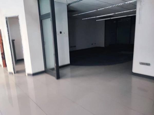 Local en avenida Nit Del Alba, 33